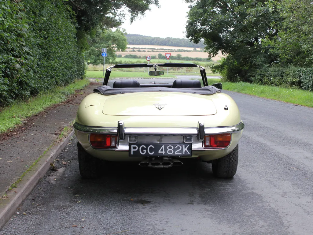 Jaguar e type chhgcb8xrwq9fgq23bvuy