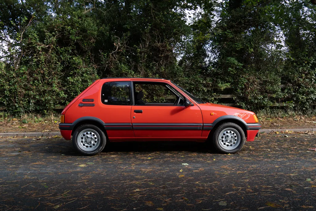 Peugeot 205 owgbpeqhoghhapum0akio