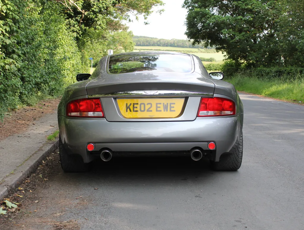Aston martin v12 vanquish b9htfqaenga230x07w68o