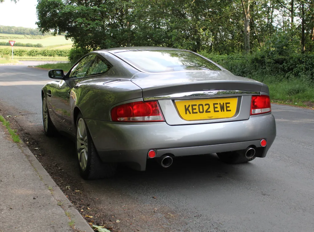 Aston martin v12 vanquish nzaqvobfuhdfy5rtw2zbb