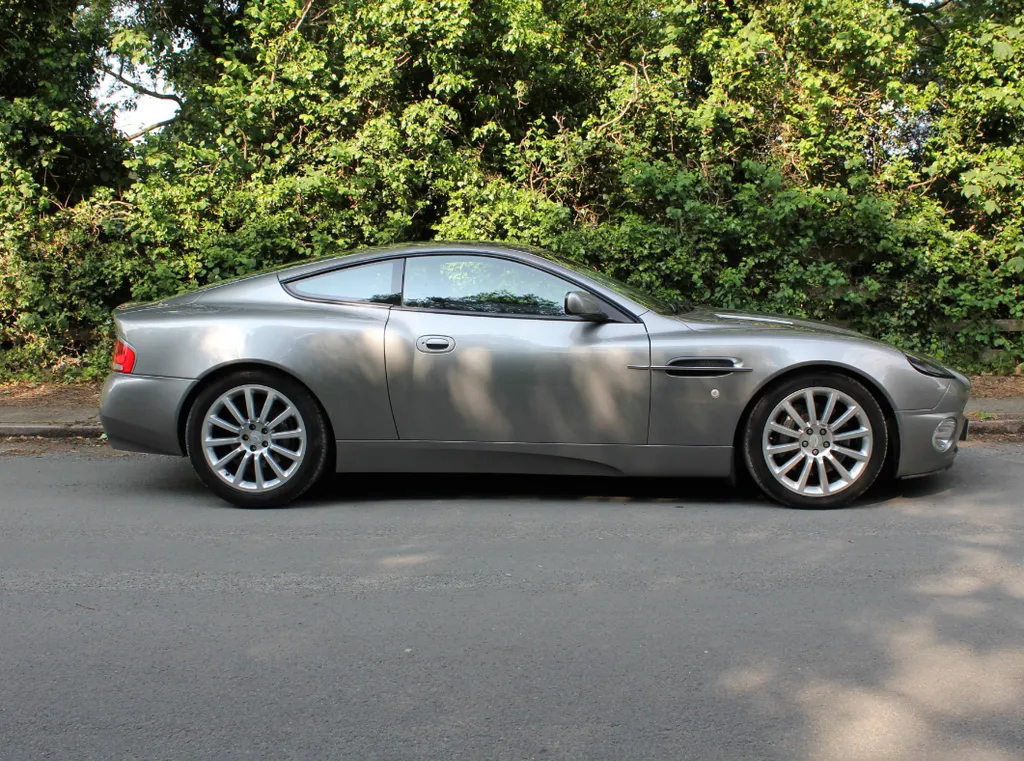Aston martin v12 vanquish qcmtq1lbqerqyl  e2 ws
