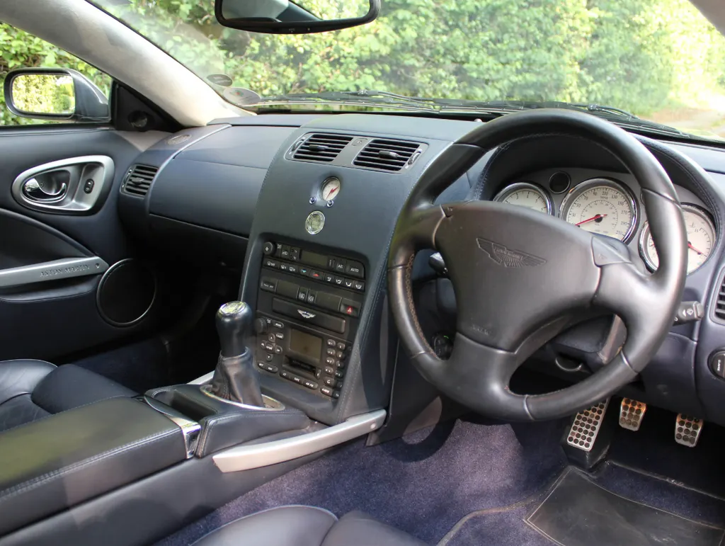 Aston martin v12 vanquish nlx7quxupuyuodlohiean