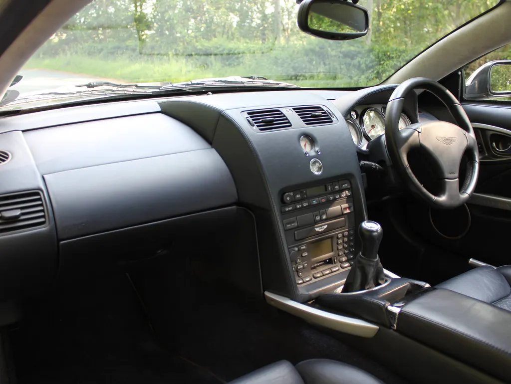 Aston martin v12 vanquish q75vxc cc6m2wckxugshx