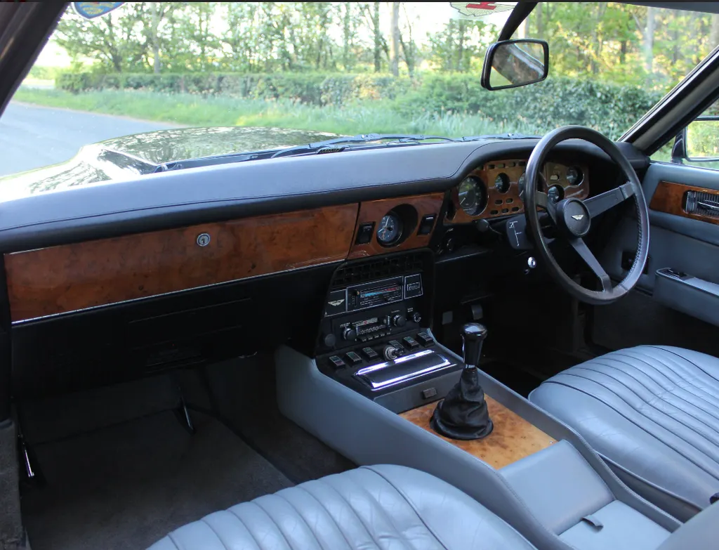 Aston martin v8 vantage hrmajtjpoxnswg1c0htx 