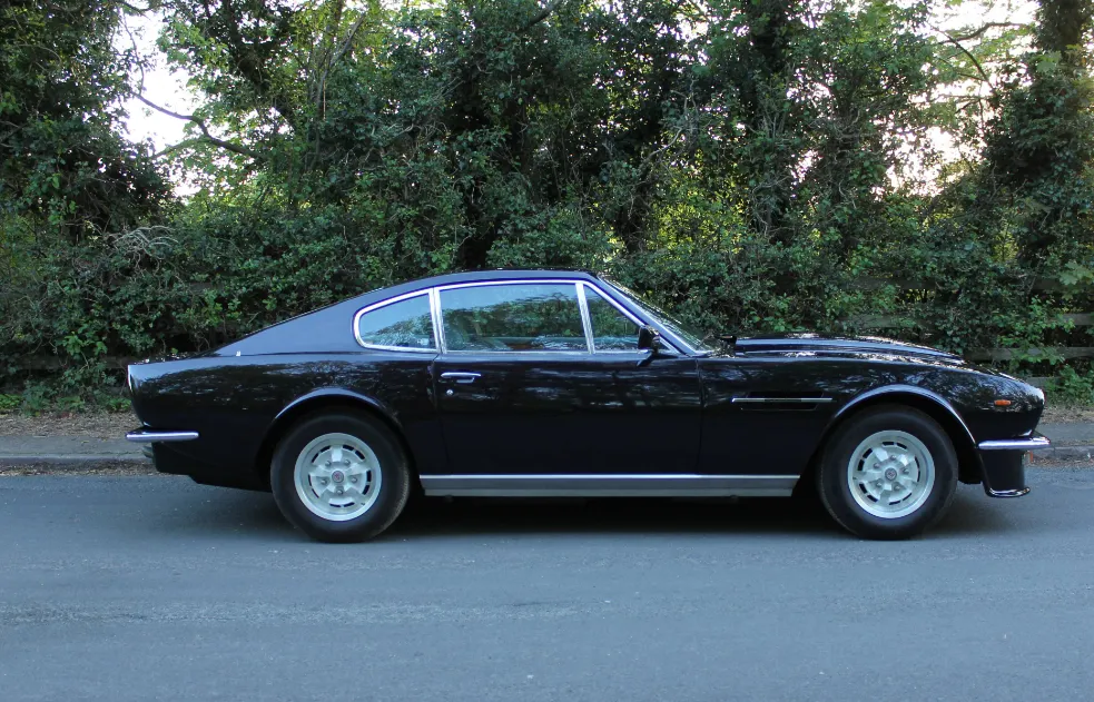 Aston martin v8 vantage zv8l8unscymt50cmxtx4b