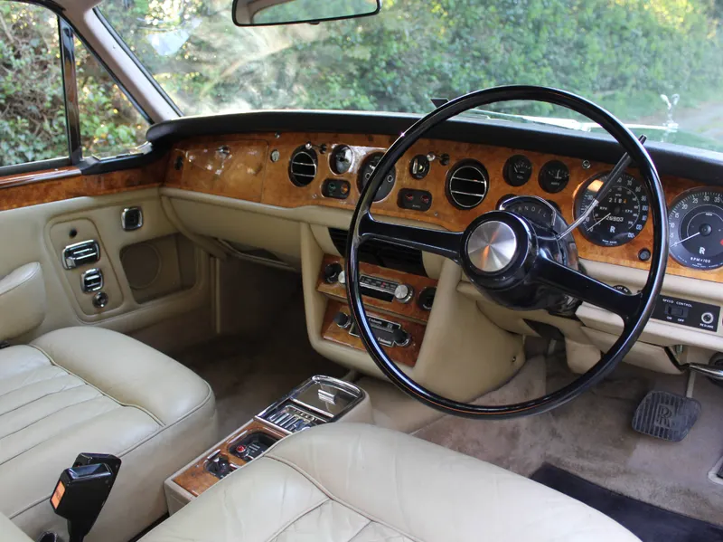 Rolls royce corniche dgfbby6k7jv3xll44xgxa