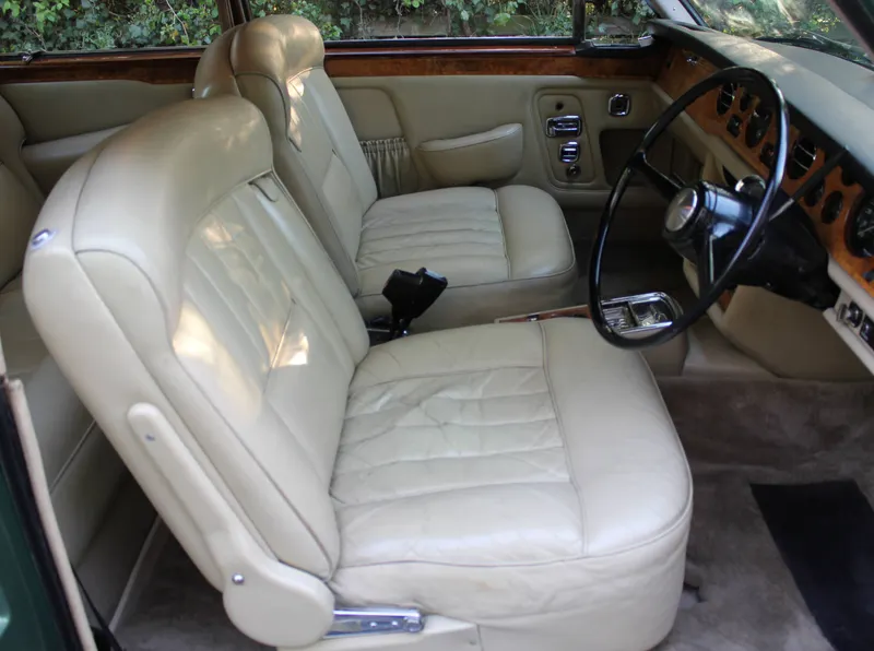 Rolls royce corniche vczhfoyibktuidwadw06a