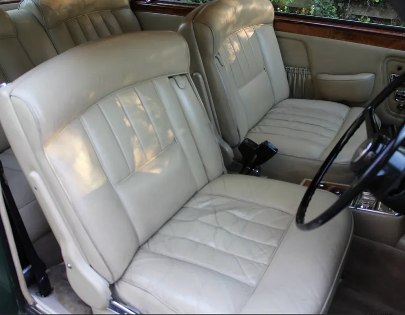 Rolls royce corniche xv9wx1j1xm5rncd1ci8 e