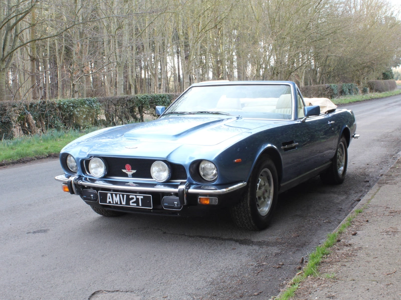 Aston martin v8 yecc9iimkqdkvq4yznnj9