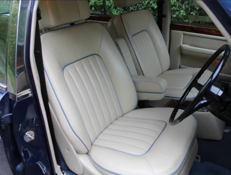 Rolls royce silver spirit 9julysg6nscp1njq1v8rc