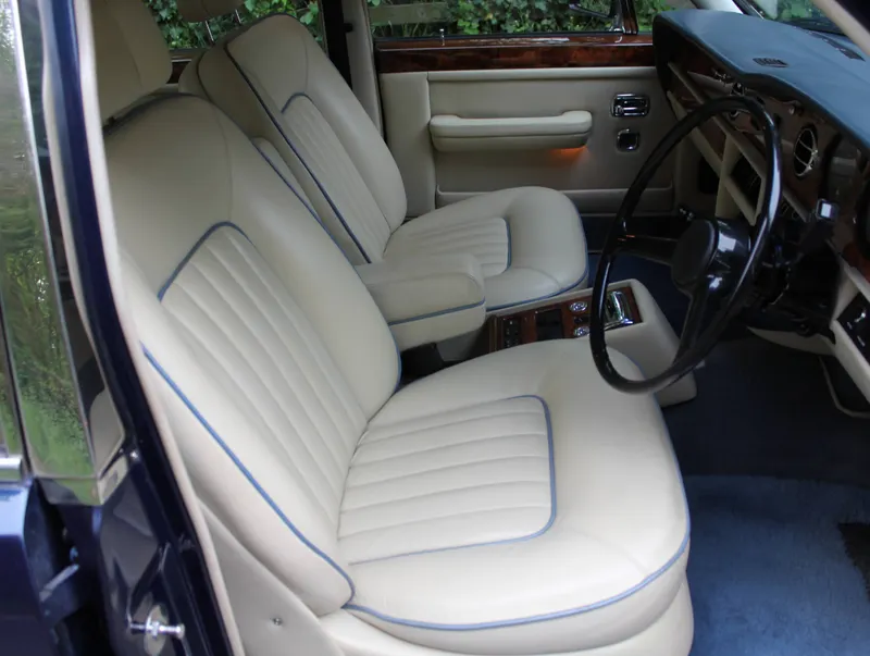 Rolls royce silver spirit ih1gowpe8mbwyxm4f6y4p