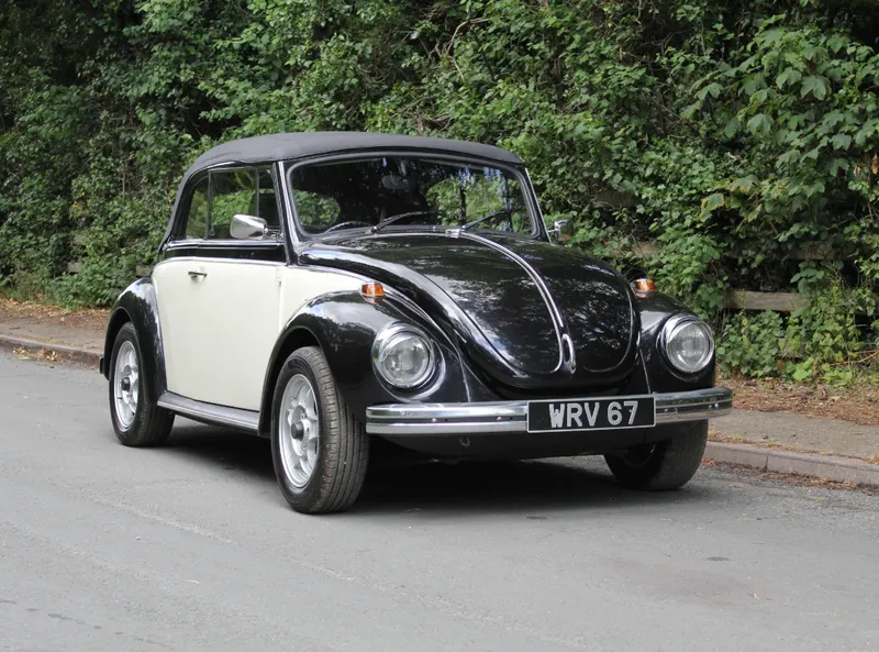 Volkswagen beetle  uyonsiqixkul3iknsrf d