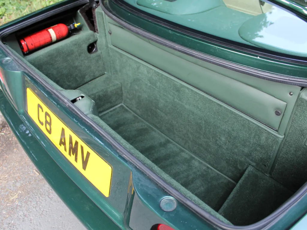 Aston martin virage hnvu a7zdf73hgoqnttrs