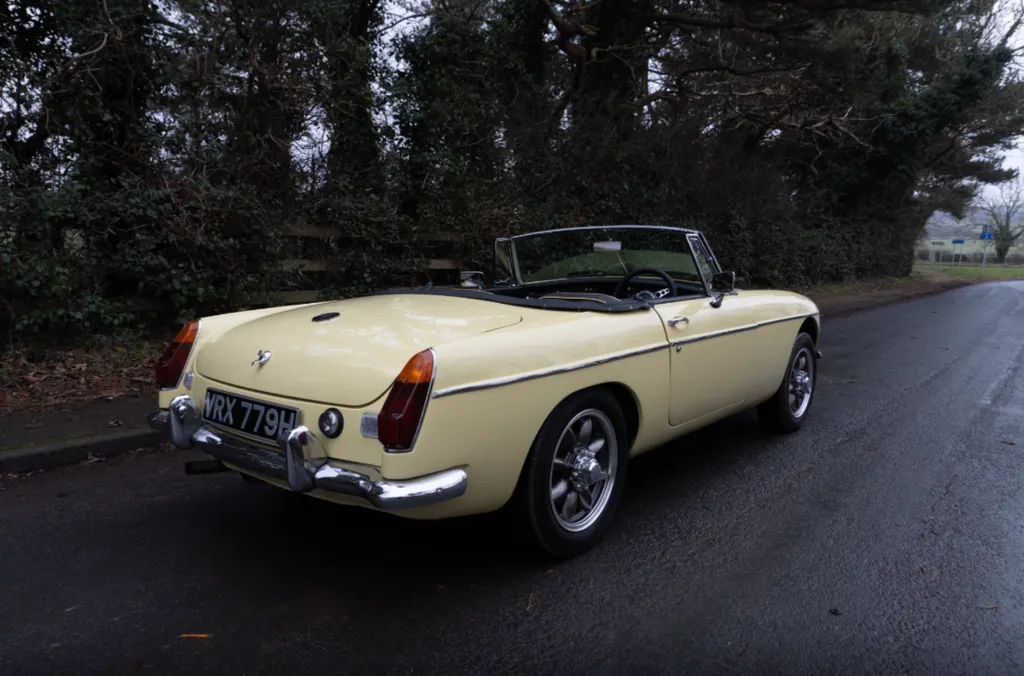 Mgb roadster mh9xqp1rv go6ljzyyitu