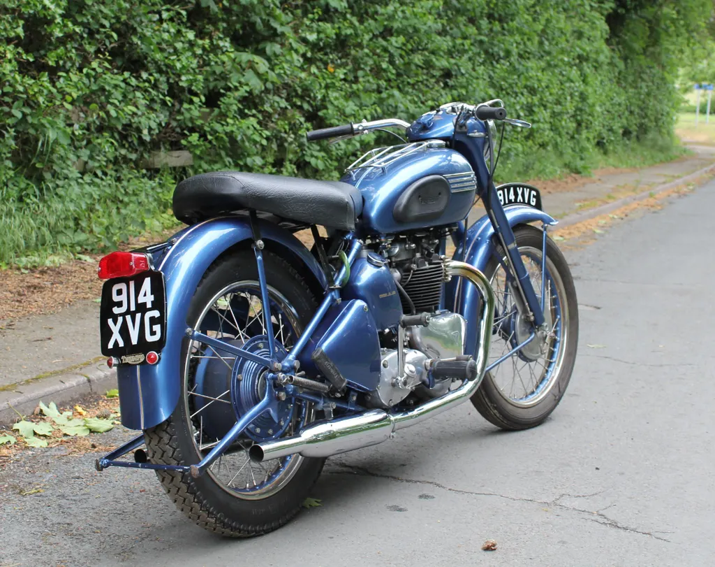 Triumph thunderbird pa3rq0tbplqedeyh2ezd3