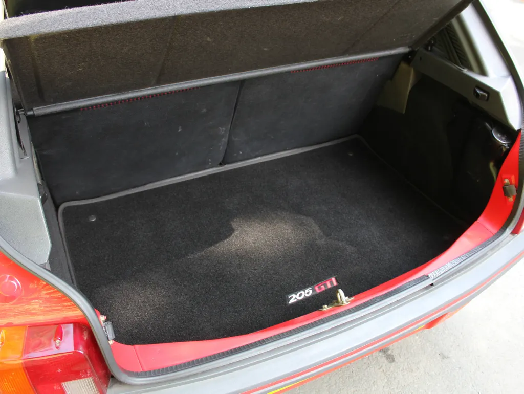Peugeot 205 ibgwxkseugm4fqtfj76rw