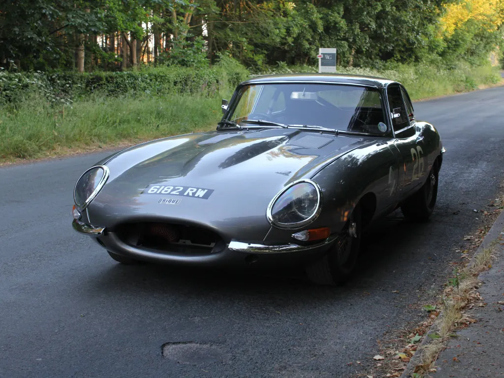 Jaguar e type series 1 3.8 fhc fia race car 63dd9ujn swqikoz lf1b