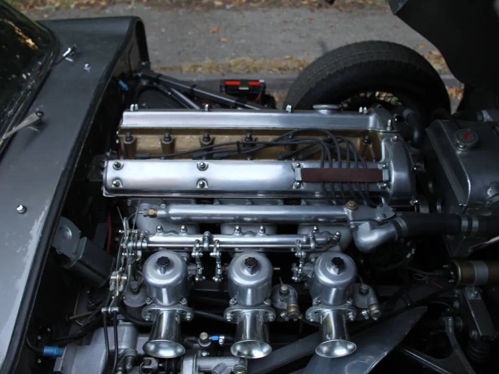 Jaguar e type series 1 3.8 fhc fia race car em9mhwxe7ejpbgn6nzei8