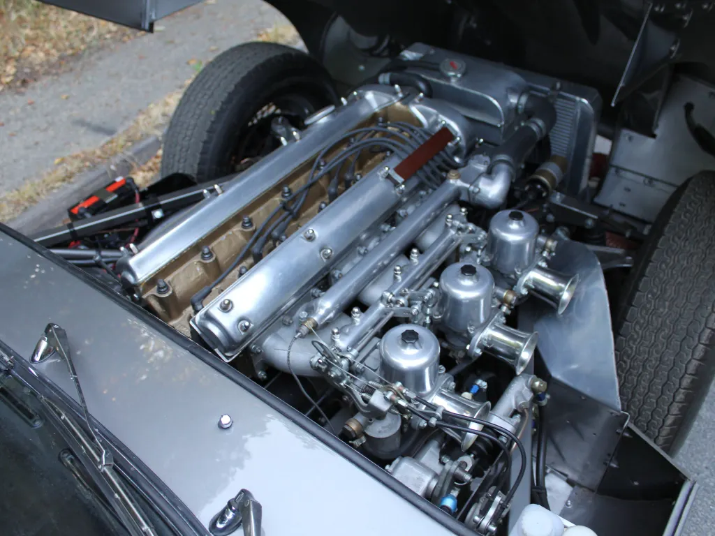Jaguar e type series 1 3.8 fhc fia race car ndl3phrpjvgccpxwvagge