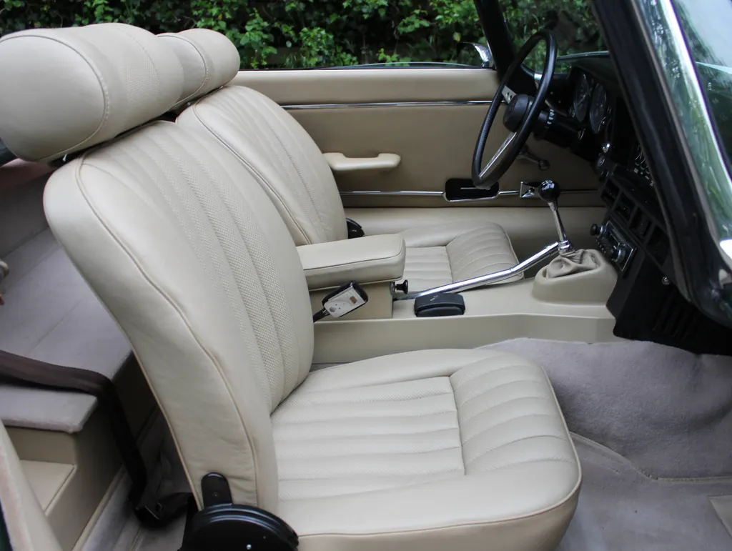 Jaguar e type series 3 v12 ajnpqkjq74ozsjqmwvboh