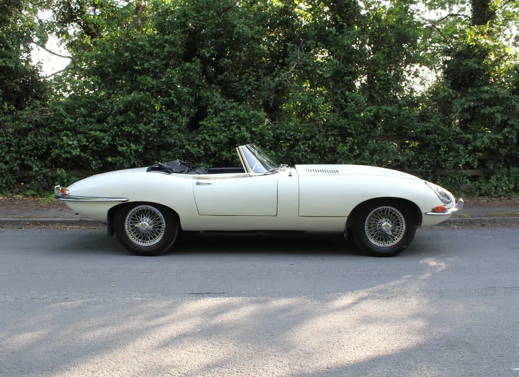 Jaguar e type 4dhdlordwej eyn8pwnis