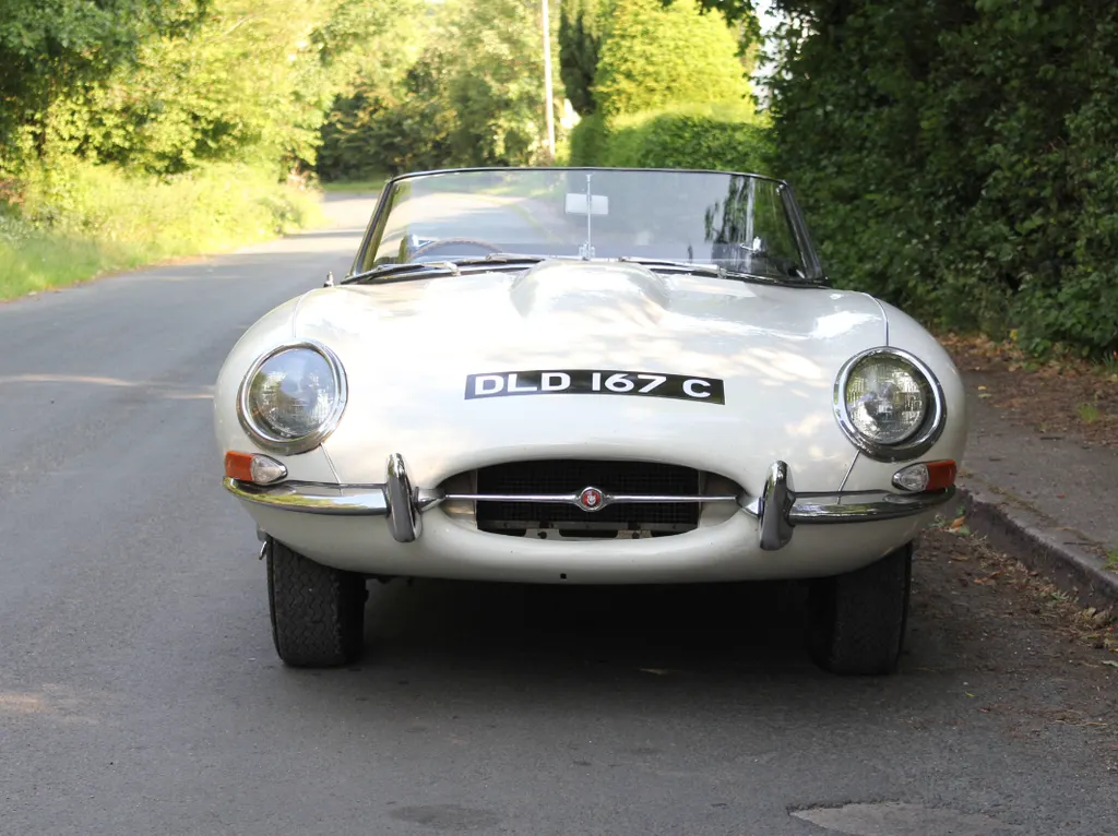 Jaguar e type v2pmwoqw68oz5 jbeecwo
