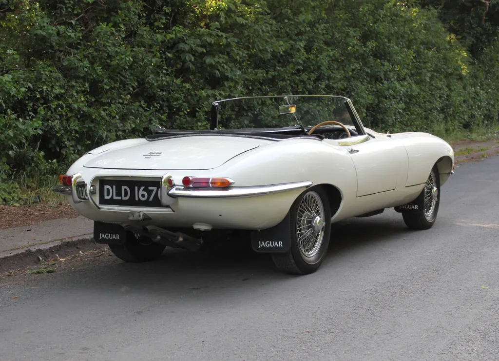 Jaguar e type wszon4kbowkf nq8o8pve