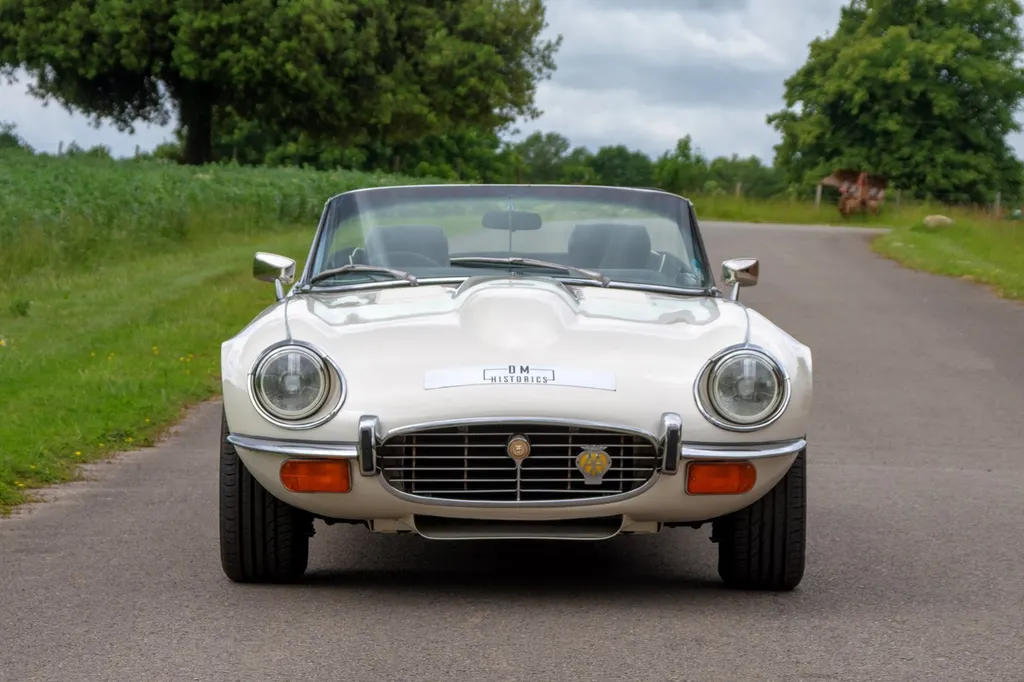 Jaguar e type mw6atzud6xz6euuveowzh