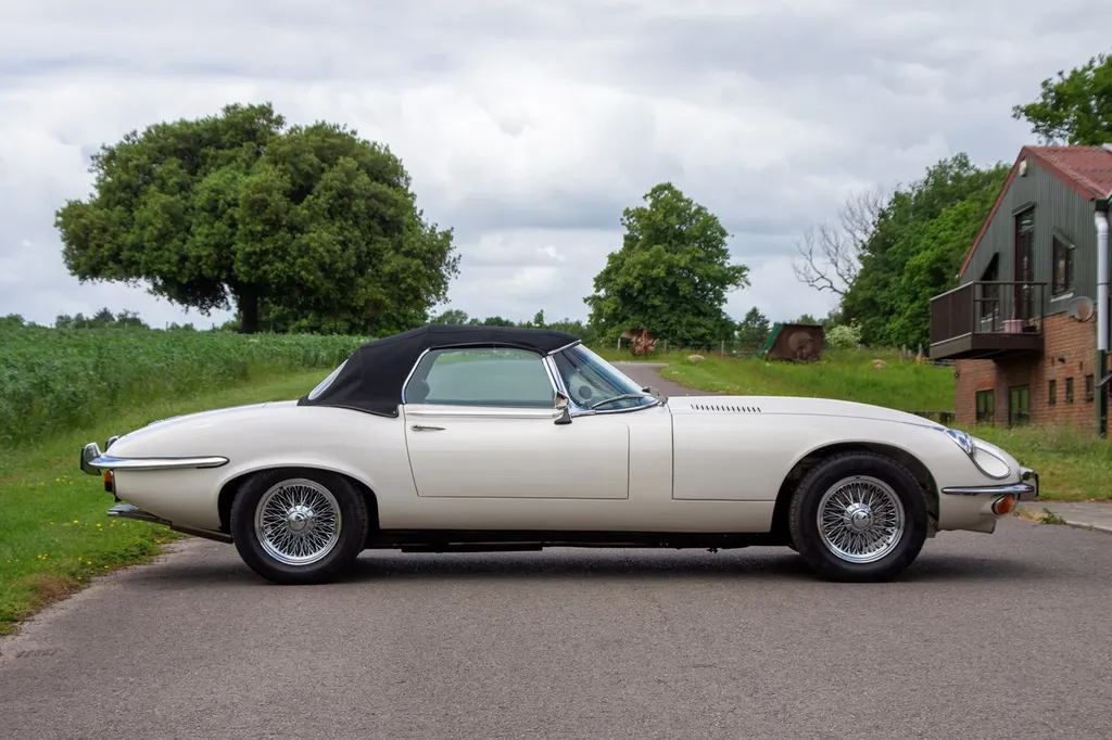 Jaguar e type vwdf5wwpnc3ly3siytpgp