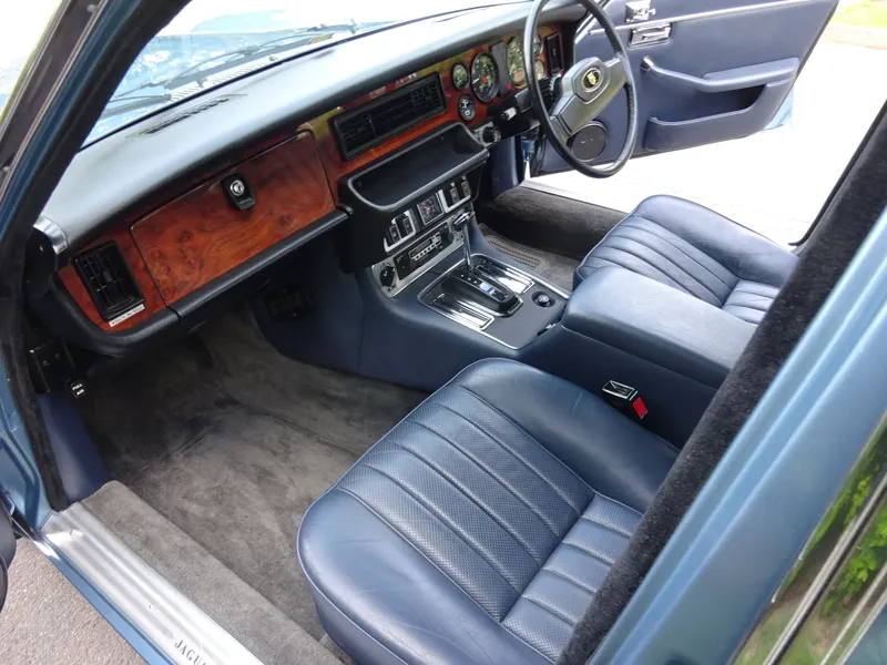 Jaguar xj6 4.2ltr 3zdbm1ymkzcgjd4feytj1