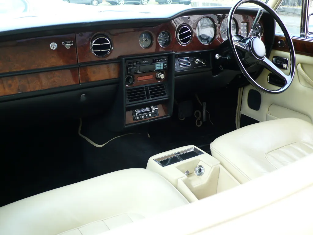 Rolls royce silver wraith 11 voietlcbg92l7aa rq0sm