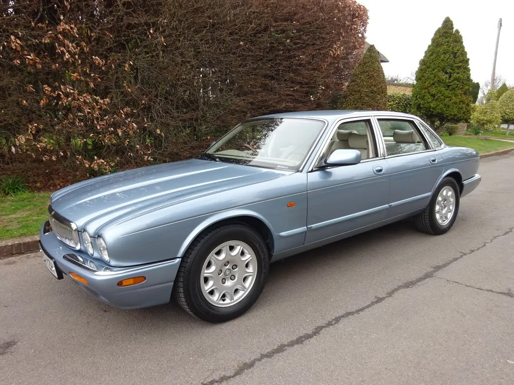 Jaguar v8 xj series e jubaj39tcknqdtbyg5e
