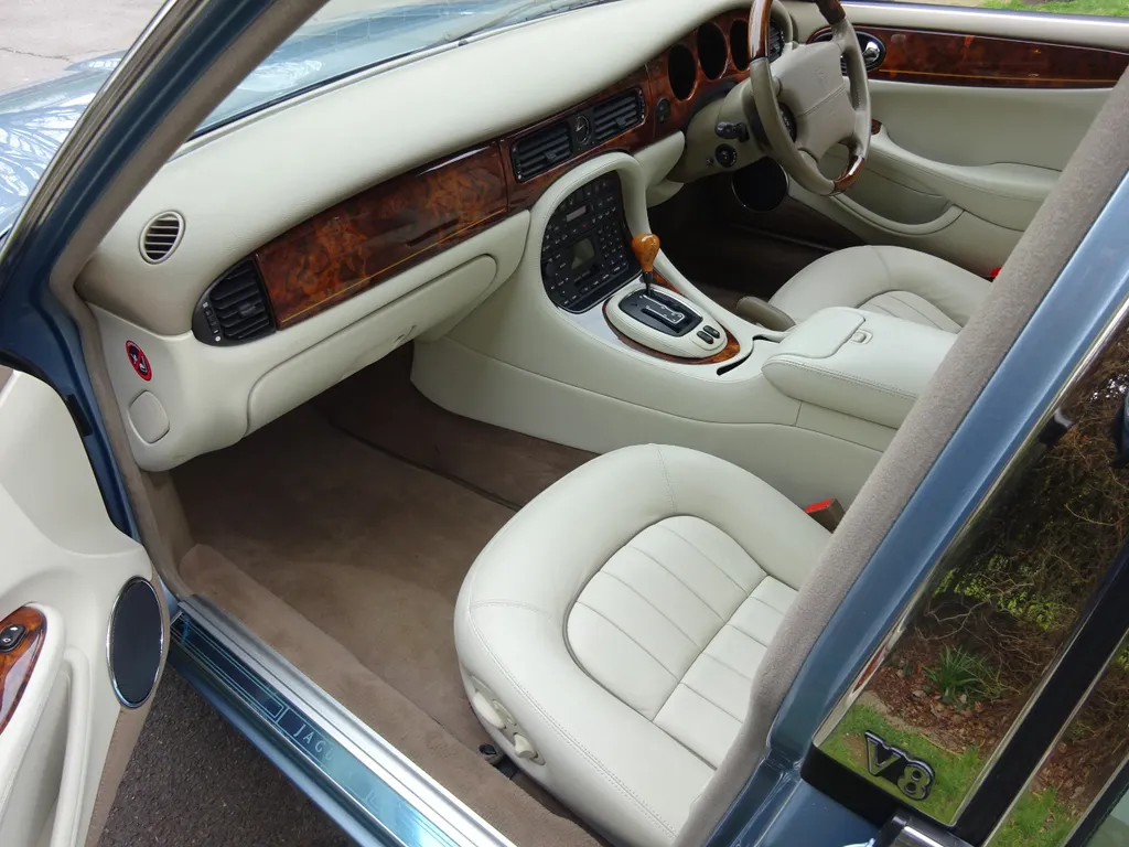 Jaguar v8 xj series an7u8azdsxhswdsojiquk