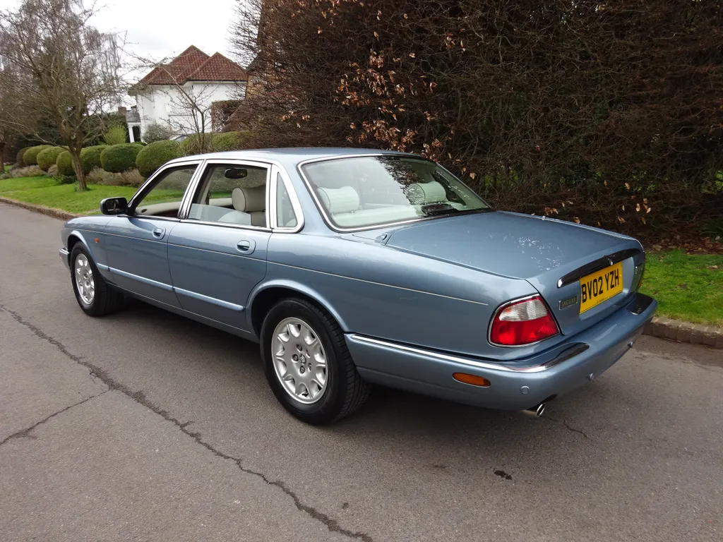 Jaguar v8 xj series reldlb6lsojf 33ncapib
