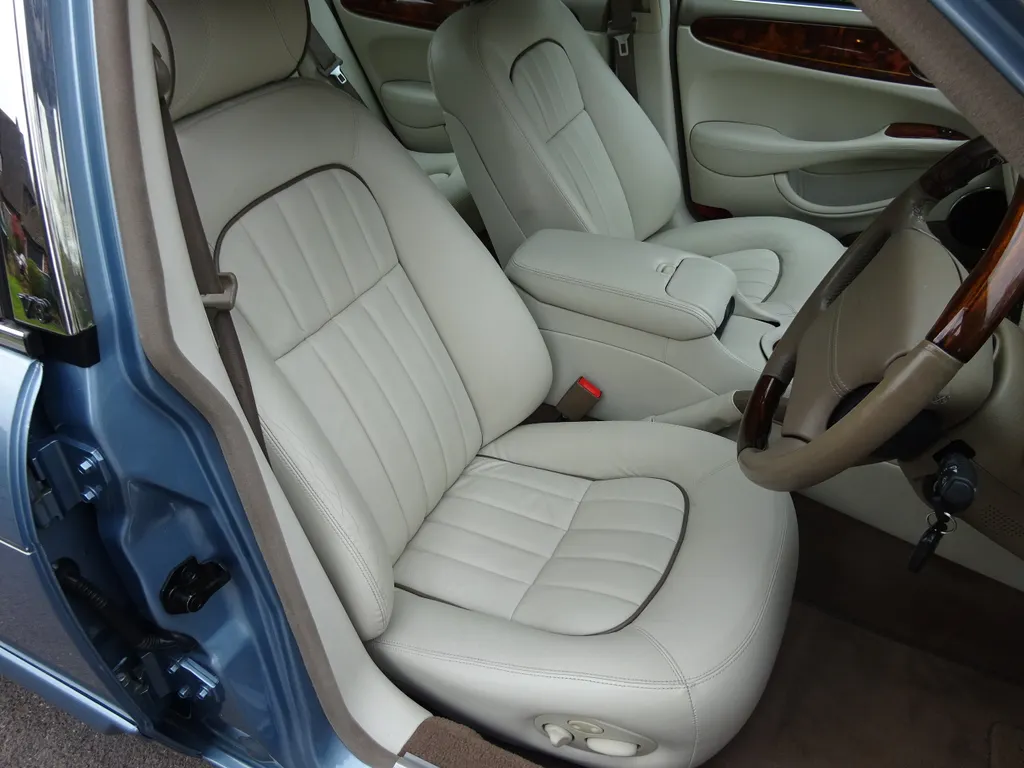 Jaguar v8 xj series zlsm2twiio9fxruralrnm