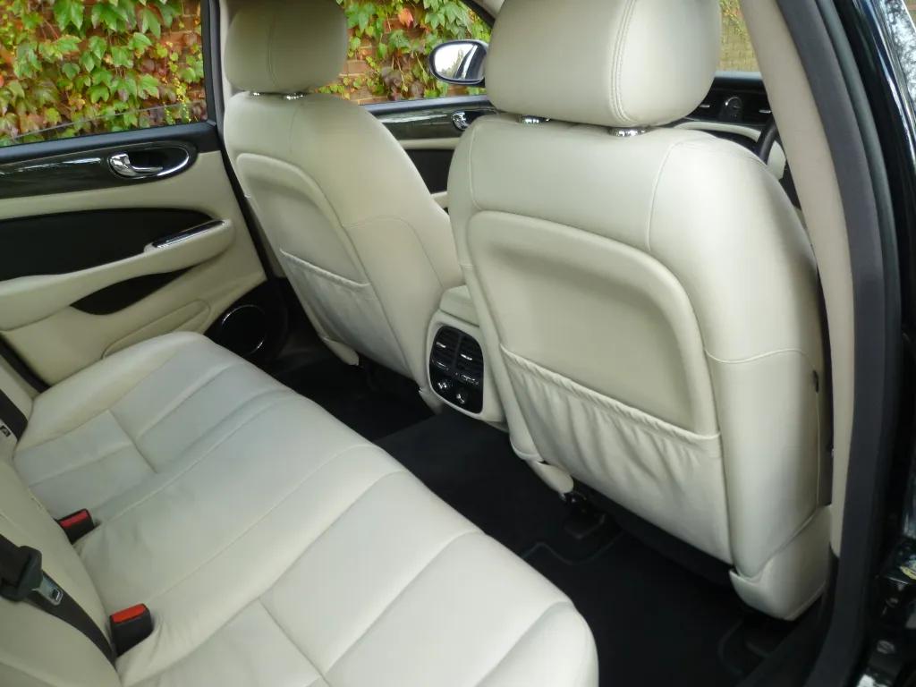 Jaguar x 350 xj8 orvyqjv39eh5t9yqg0emf