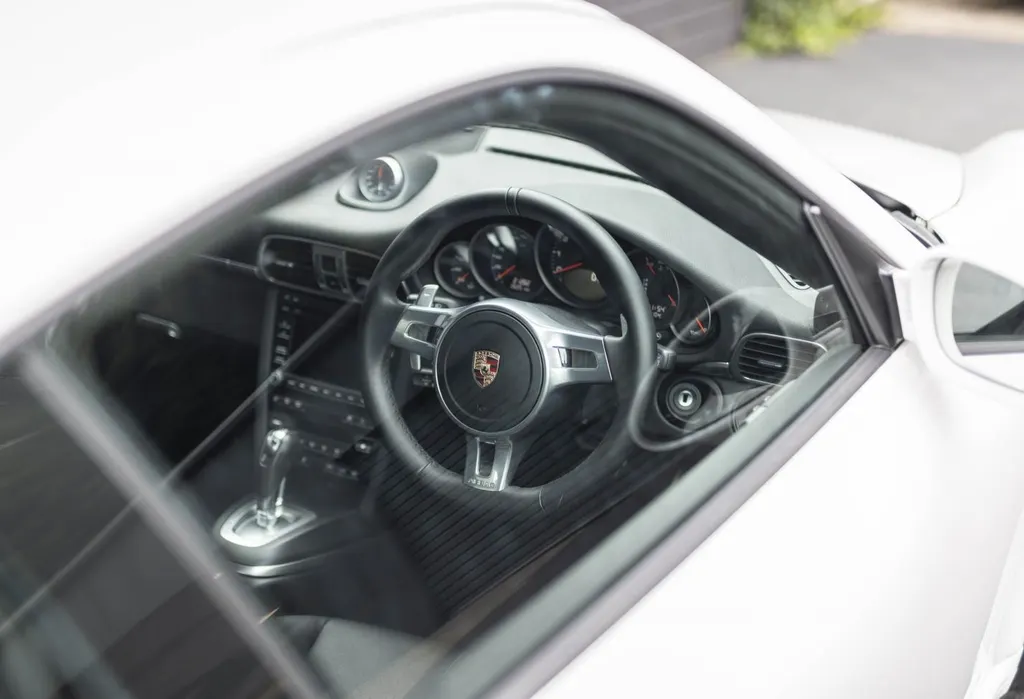 Porsche 911 997.2 carrera gts  jdeeq81fu2irzoj up9to