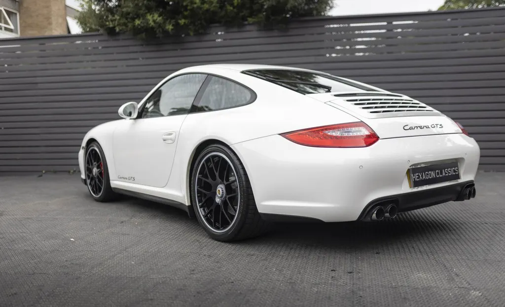 Porsche 911 997.2 carrera gts  p5dvl4k6vq5nhtphomn z