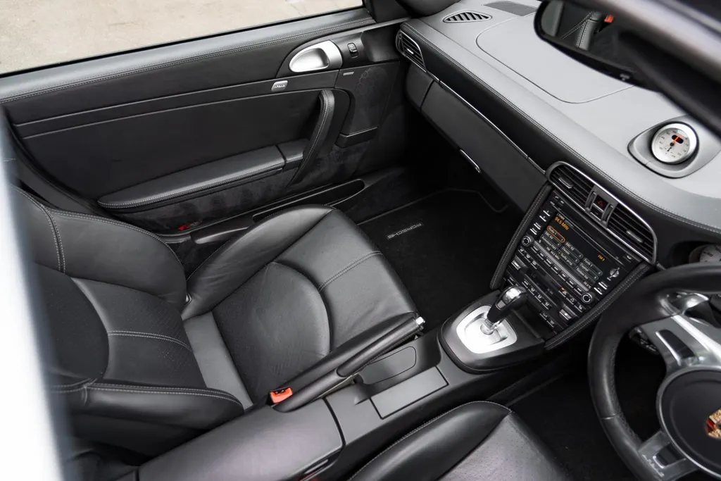 Porsche 911 bh762qxjkowesl4usqfqb
