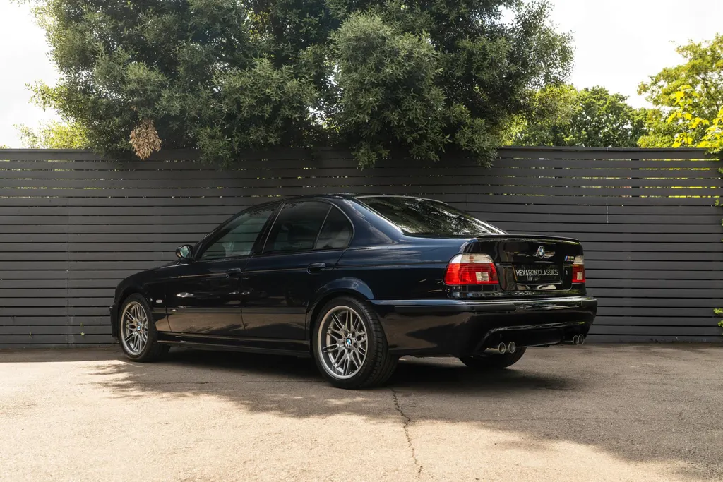 Bmw m5 6zvvyo eugsejieksvovj