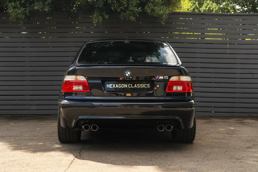 Bmw m5 hwj8rueq8hhps96rp sne