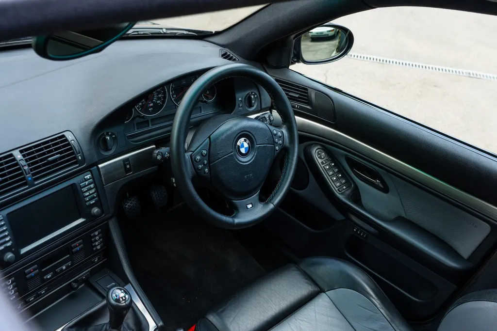 Bmw m5 vacxvkdyqm6tc03awde9p