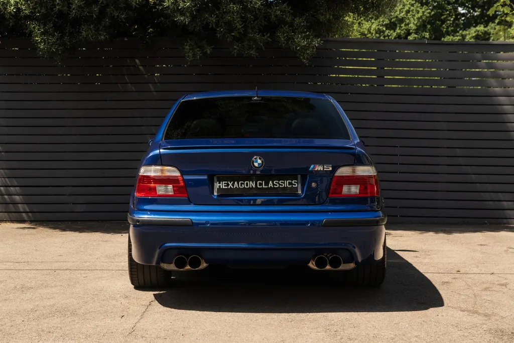 Bmw m5 fsyneratdw5zzsnsvusa3