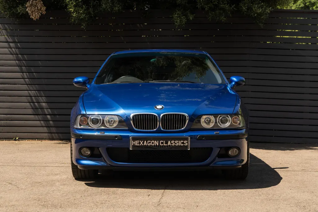 Bmw m5 vz sekekh9pfeylmduovn