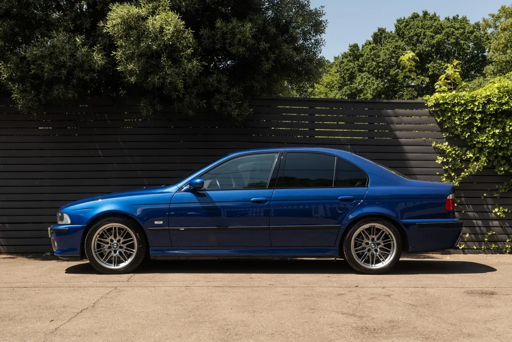 Bmw m5 ydsktzaosvckwl0ol2fsi