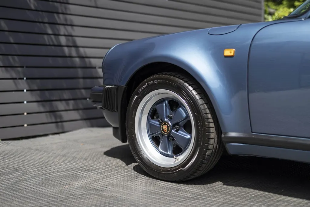 Porsche 911 930 3.3 turbo kyg8rlwtbp1ytjbm 0obu