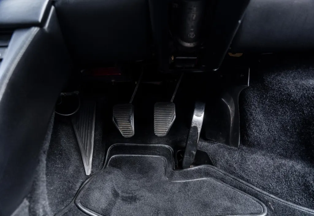 Ferrari 348 7xlzvcy24b4d sudfkb9o