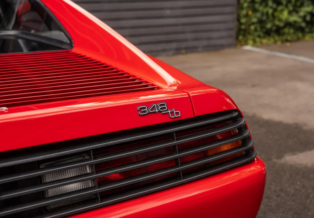 Ferrari 348 zb9ykwnpw2xggjjzd8ey 