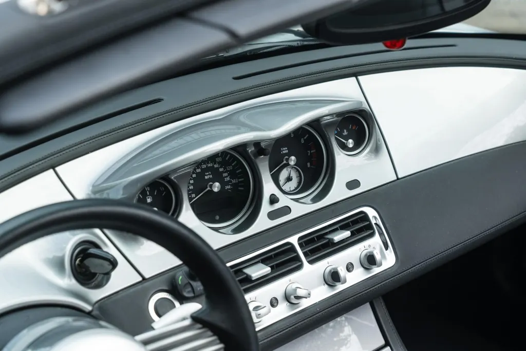 Bmw z8 rla9fzna5kl76zeezpzli