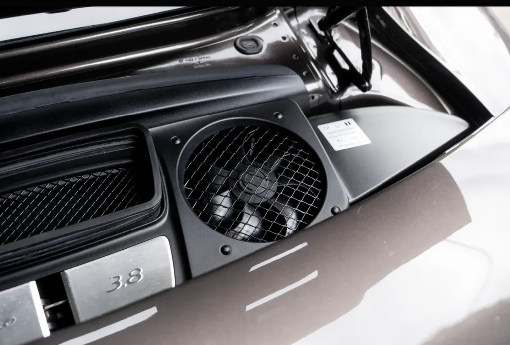 Porsche 911 turbo edhnzdahbjdtrbm u0iup